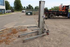 lot 235 image: 2006 Genie Superlift Contractor SLC-24