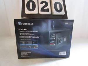 lot 20 image: Fortress Personal Safe #44E20