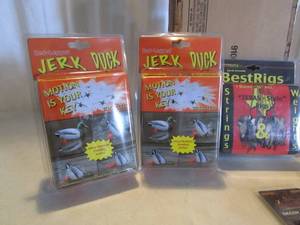 lot 31 image: Red-Legged Jerk Duck Decoy -  String Weights - Decoy Crimps