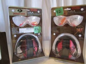 lot 42 image: Mossy Oak Lula Shooters Protection