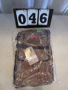 lot 46 image: Mossy Oak Predator  Minimalist Vest