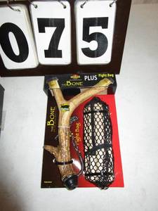 lot 75 image: Cherokee Sports The Bone  Fight Bag