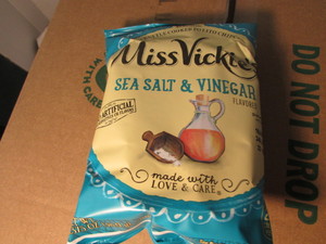 lot 6 image: Kettle Cooked Sea Salt and Vinegar Chips