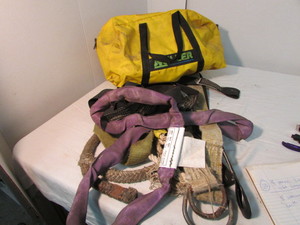 lot 21 image: Miscellaneous Nylon Straps