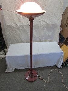 lot 33 image: Floor Lamp