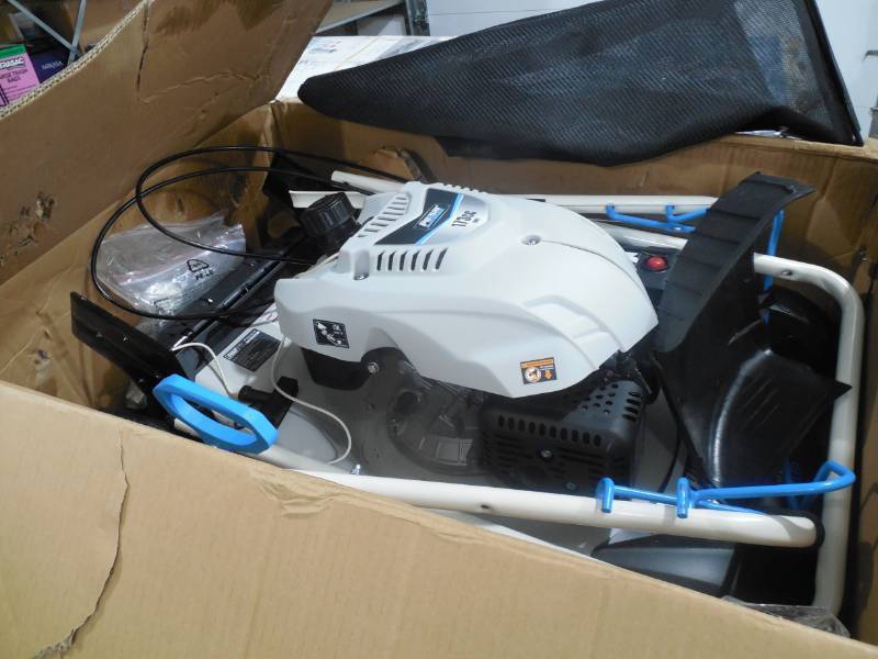 lot 23 image: Pulsar 21 173cc Self-Propelled Gas Lawn Mower