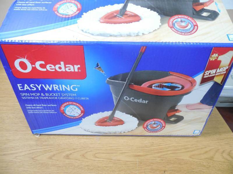 lot 79 image: O-Cedar Easy Wring Spin Mop