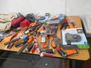 lot 59 image: Assorted box lot of goodies- tools-