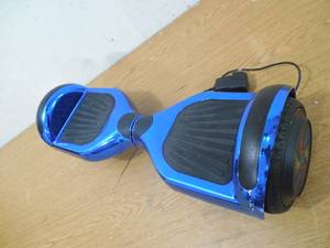 lot 81 image: AOB 36V HoverboardSelf-Balancing Scooter with Bluetooth Speakers  Blue Chrome