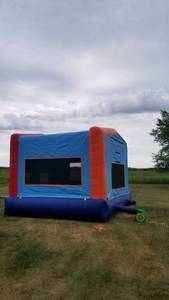 lot 7 image: Inflatable Blue Bouncer
