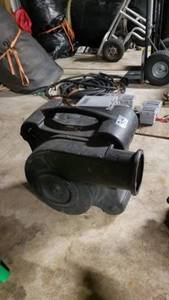 lot 30 image: 2 hp Blower