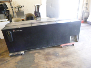 lot 3 image: Victory Beer Cooler