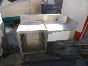 lot 15 image: Krown Glass Rack Storage Unit and 45 Degree Rear Angled Corner Drainboard