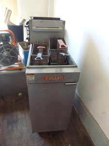 lot 18 image: Vulcan 2 Basket Deep Fryer