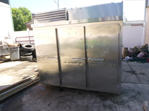 lot 28 image: Dixie 3 Door Reach-In Freezer