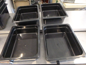 lot 38 image: 4 Salad Bar Pans
