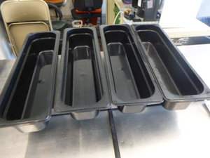 lot 40 image: 4 Salad Bar Pans