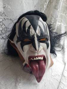 lot 14 image: 19967 KISS Full Head Masks