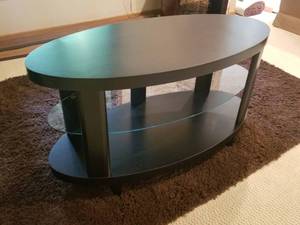 lot 28 image: Modern Oval Coffee Table