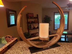lot 90 image: Modern Open Circle Candle Centerpiece