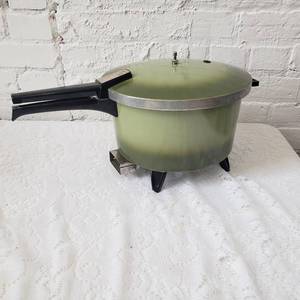 lot 67 image: Plug in Appliance Collection
