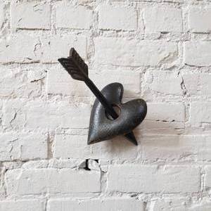 lot 82 image: Cupids Arrow Iron Dimensional Art