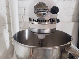 lot 56 image: Kitchen Aid Standup Mixer