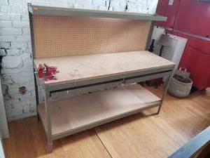 lot 141 image: Large Garage Work Bench with Vice