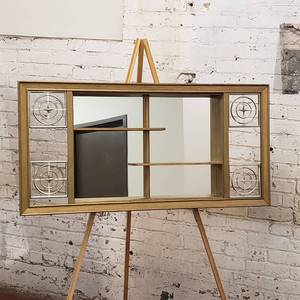lot 91 image: Retro Vintage Shadow Wall Display