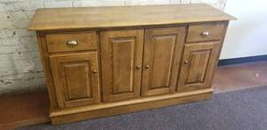 lot 25 image: Lovely Buffet by Canadel
