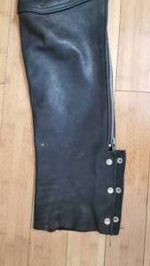lot 150 image: Kerr Leathers Black Motorcycle Chaps, Size Large