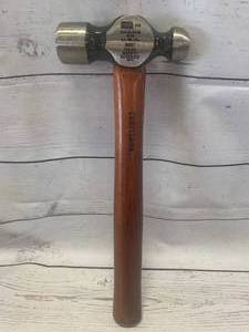 lot 5 image: Craftsman 32oz Ball Peen Hammer
