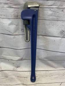 lot 76 image: Williams 24 Pipe Wrench & Irwin Vise Grip