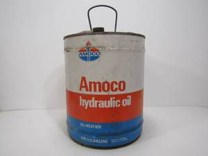 lot 10 image: Vintage 5 Gallon STANDARD Motor Oil Can 