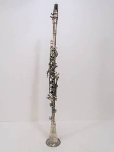 lot 22 image: Old Vintage BC Cadet Clarinet