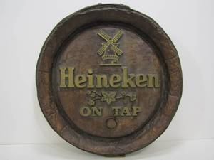 lot 30 image: Vintage HEINEKEN Barrel Top Foam Beer Sign