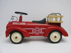 lot 68 image: Excellent Vintage Style Metal Hook & Ladder Fire Engine Pedal Car