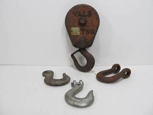 lot 138 image: Vintage Industrial YALE 1 Ton Hoist Hook & 3 Other Hooks