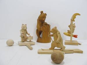 lot 148 image: Lot of Russian Hand Carved Wood Bears