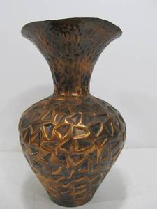 lot 152 image: Mid Century Italian Hammered Copper Vase