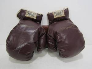 lot 190 image: Pair of Vintage JACK DEMPSEY Everlast Boxing gloves