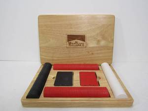 lot 106 image: Complete MARLBORO Poker Set wWood Case
