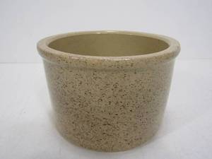 lot 111 image: Mid Century Stoneware Robinson Ransbottom Speckled Planter