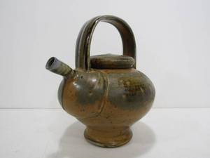 lot 165 image: Nice Signed Art Pottery Teapot - Anderson Ranch