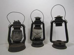 lot 223 image: Lot of 3 Vintage Lanterns