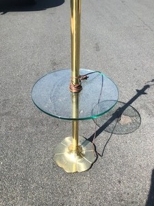 lot 136 image: Vintage Brass STIFFEL Floor Lamp wGlass Table