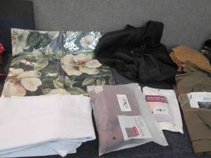 Rug Grips, Pillow Covers, Queen Fla...