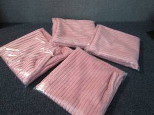4 Matching 18x18 inch Pillow Covers...