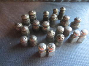lot 29 image: Sterling Salt & Peppers