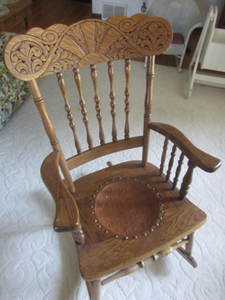 lot 59 image: Oak Pressback Rocker